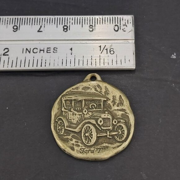 Rare Model- T-Ford Bronze Medal-Italian- It's a Ford in Your Future - Picture 4 of 4